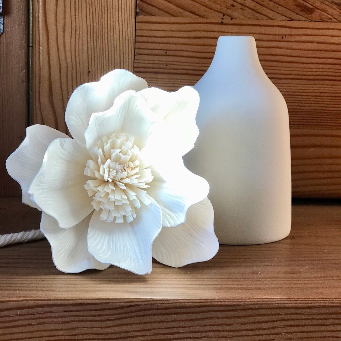 Flower Diffuser Mana Creme