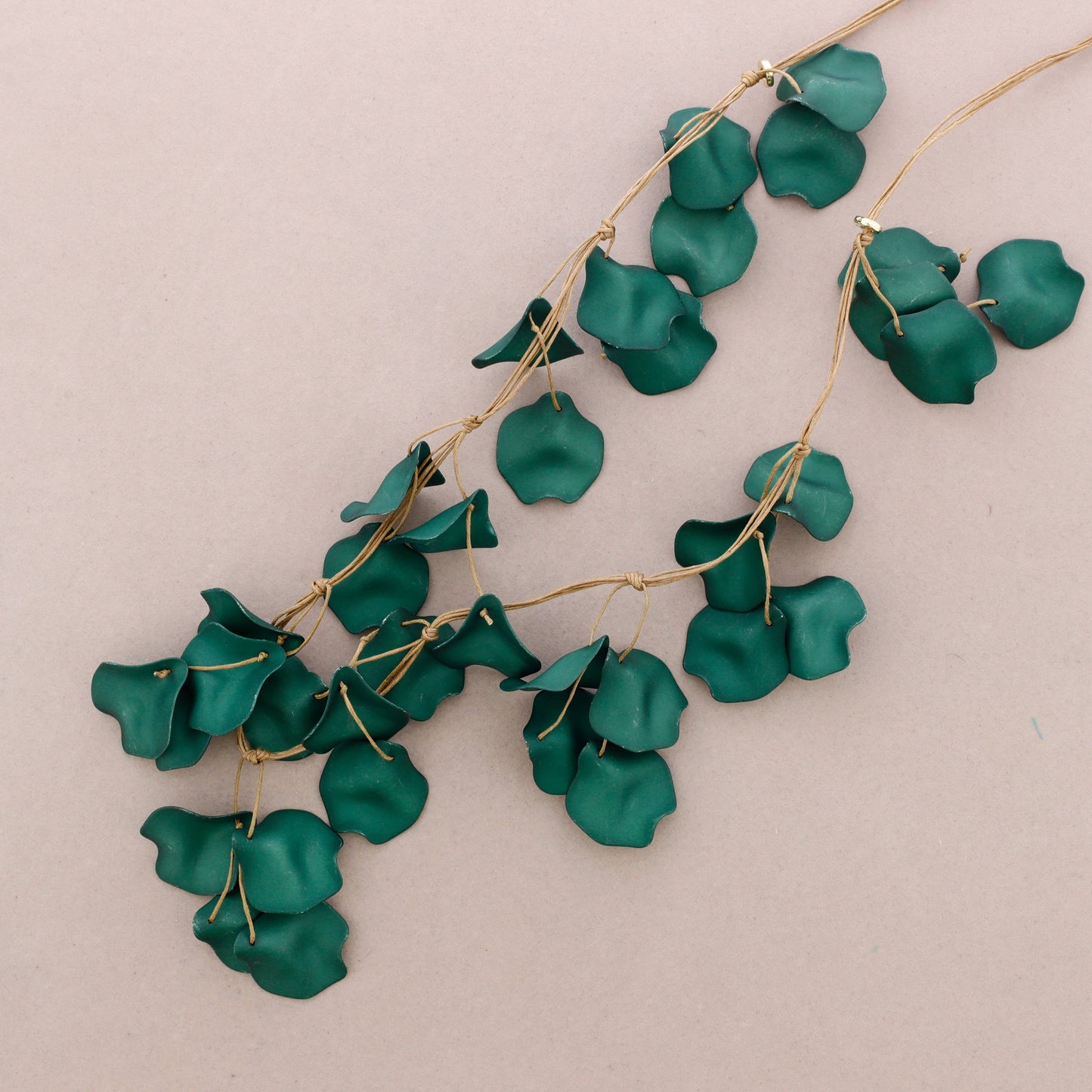 Petalos Resin Long Necklace-Green
