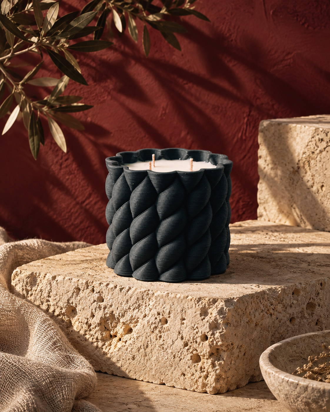 Ceramic Ripple Black Candle