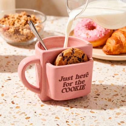 Pocket Mug "Just Here For The Cookie"