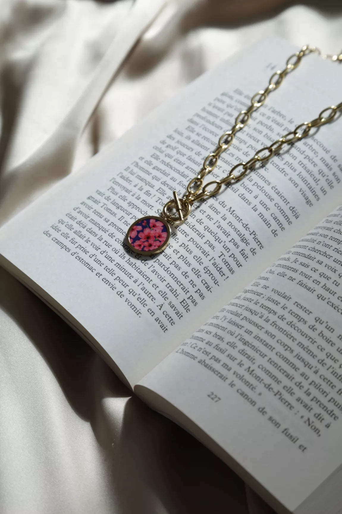 PLUM BLOSSOM link necklace