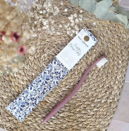 Louise toothbrush pouch