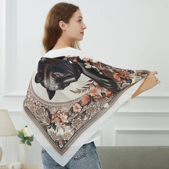 Large Black Panther Zo‚ silk square