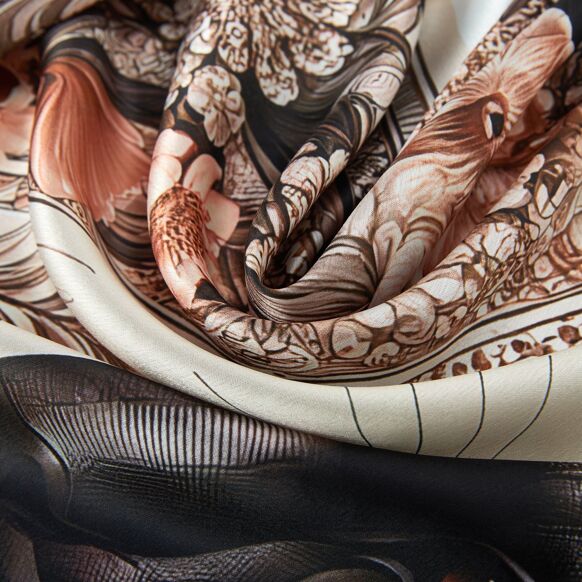 Large Black Panther Zo‚ silk square