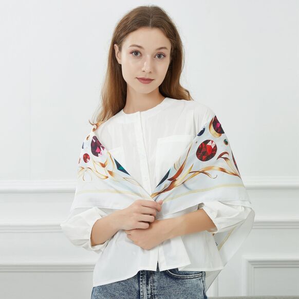 Large Metal Panther Zo‚ silk square