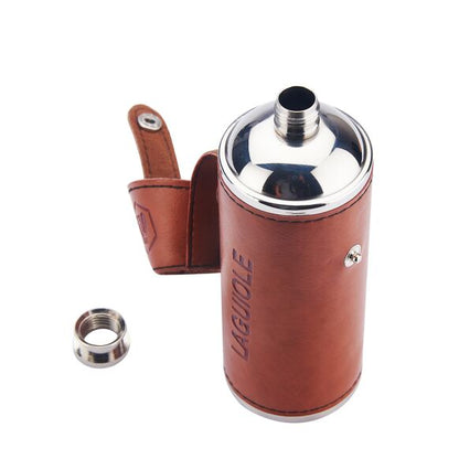 Alcohol flask with 2 glasses