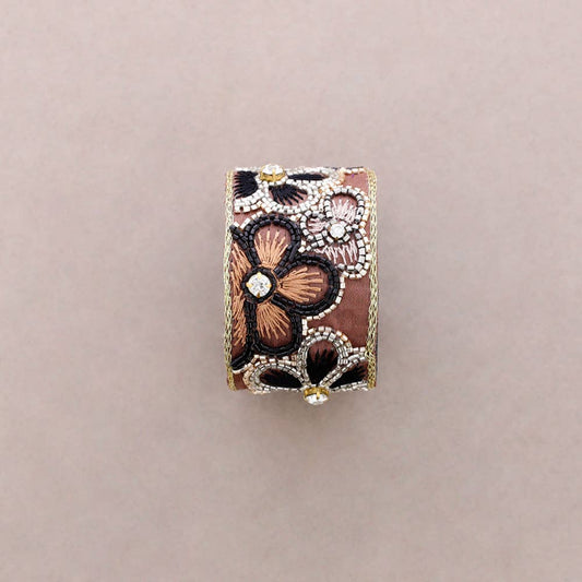 Adjustable Sequins Flower Bracelet: Brown
