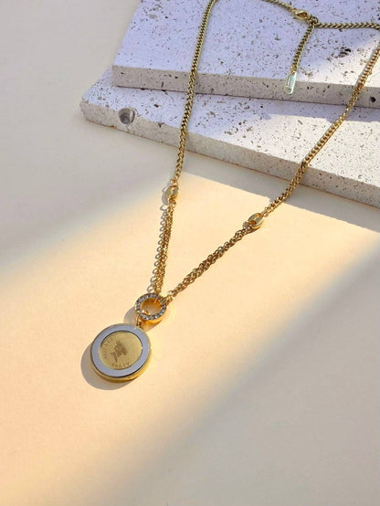 Round mother-of-pearl rhinestone pendant Necklace